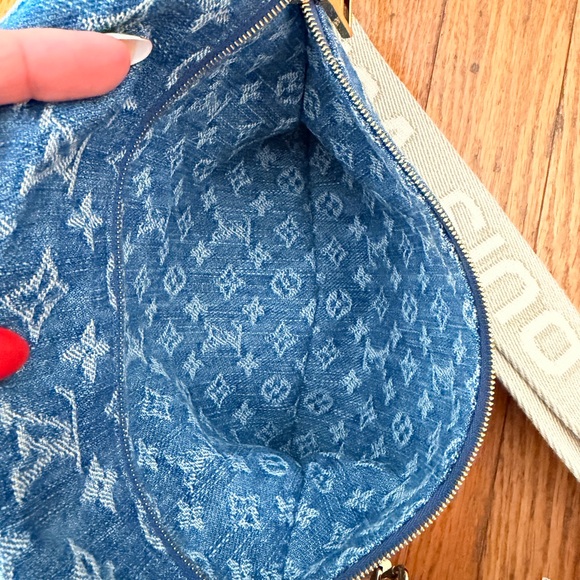 Louis Vuitton denim High Rise Bumbag Monogram Crossbody with Natural Trim - Picture 5 of 6